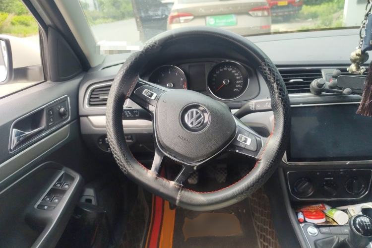 Used Volkswagen Lavida 2017 1.6L Manual Comfort Edition Steering Wheel