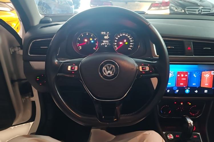 Used Volkswagen Lavida 2017 1.6L Automatic Comfort Edition Steering Wheel