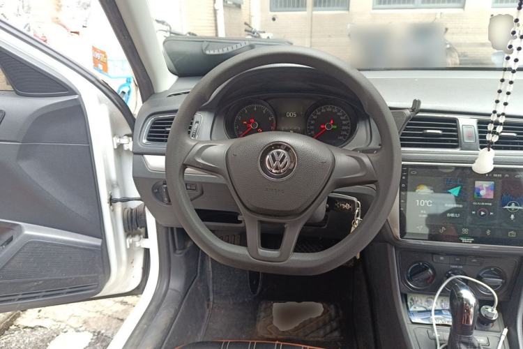 Used Volkswagen Lavida 2017 1.6L Automatic Fashion Edition Steering Wheel