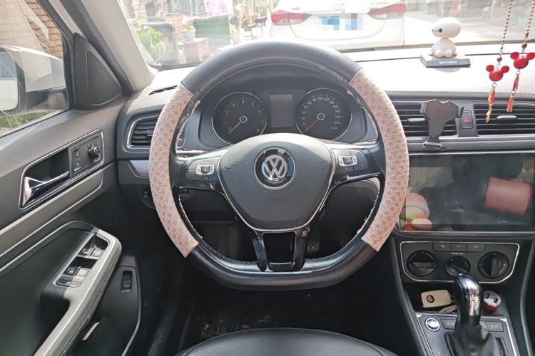 Used Volkswagen Lavida 2017 1.6L Automatic Comfort Edition Steering Wheel
