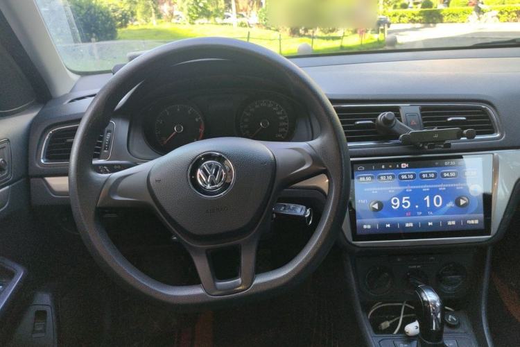 Used Volkswagen Lavida 2017 1.6L Automatic Fashion Edition Steering Wheel