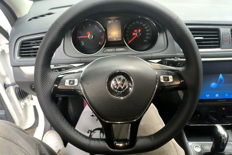 Used Volkswagen Lavida 2017 1.6L Automatic Comfort Edition Steering Wheel