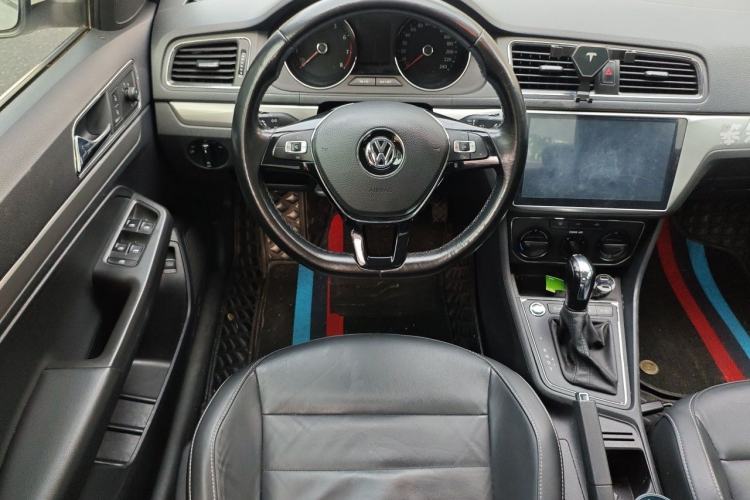 Used Volkswagen Lavida 2017 1.6L Automatic Comfort Edition Steering Wheel