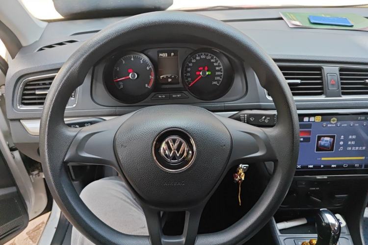 Used Volkswagen Lavida 2017 1.6L Automatic Fashion Edition Steering Wheel