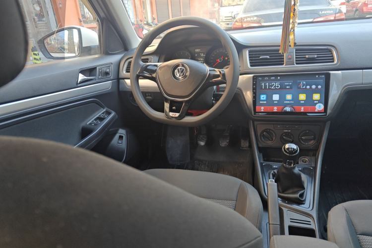 Used Volkswagen Lavida 2017 1.6L Manual Fashion Edition Steering Wheel