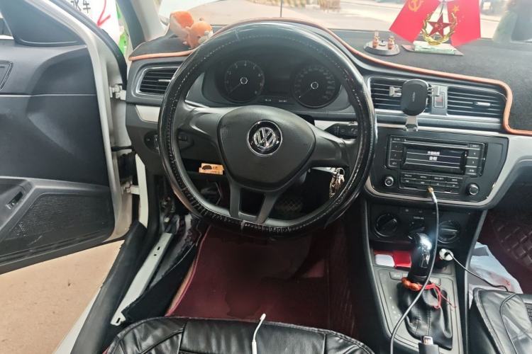 Used Volkswagen Lavida 2017 1.6L Automatic Fashion Edition Steering Wheel
