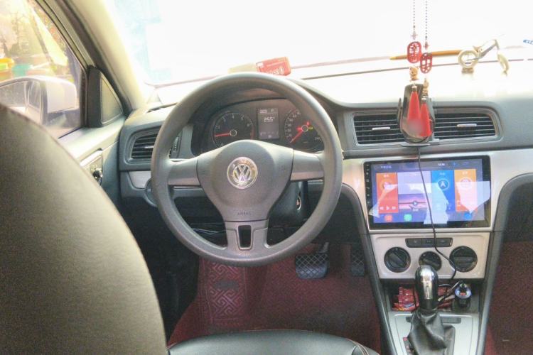 Used Volkswagen Lavida 2017 1.6L Automatic Comfort Edition Steering Wheel