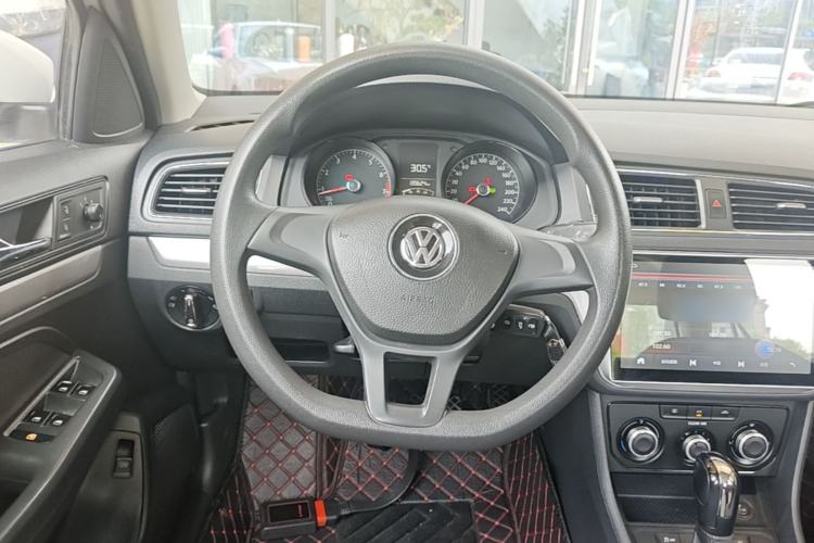 Used Volkswagen Lavida 2017 1.6L Automatic Fashion Edition Steering Wheel