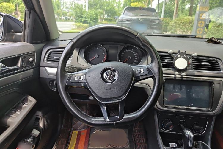 Used Volkswagen Lavida 2017 1.6L Automatic Comfort Edition Steering Wheel