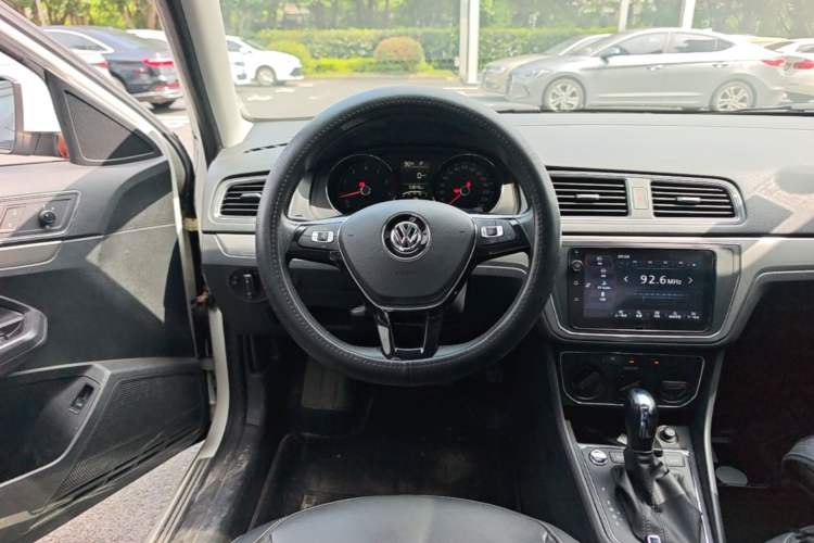Used Volkswagen Lavida 2017 1.6L Automatic Comfort Edition Steering Wheel