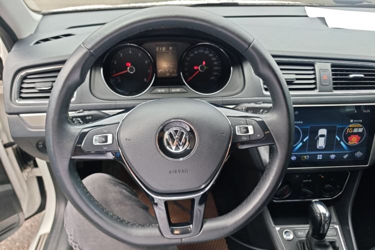 Used Volkswagen Lavida 2017 1.6L Automatic Comfort Edition Steering Wheel