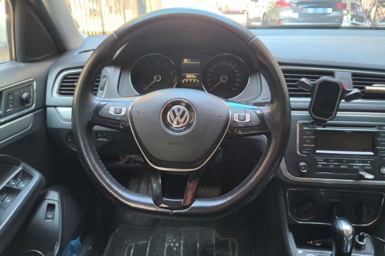 Used Volkswagen Lavida 2017 1.6L Automatic Comfort Edition Steering Wheel