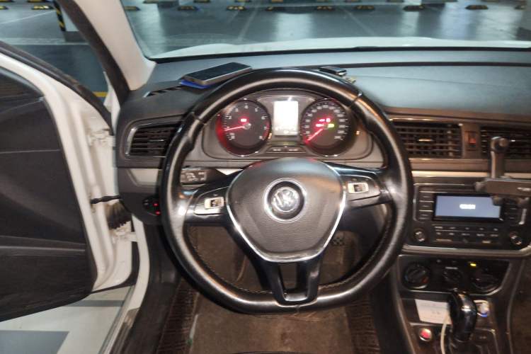 Used Volkswagen Lavida 2017 1.6L Automatic Comfort Edition Steering Wheel