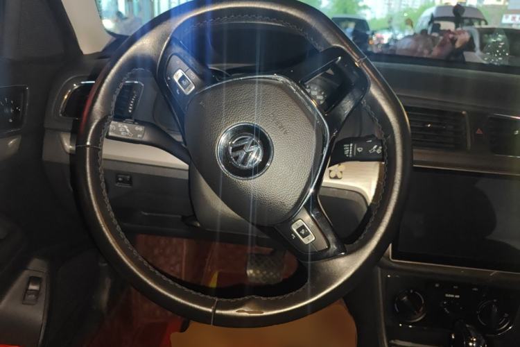 Used Volkswagen Lavida 2017 1.6L Automatic Comfort Edition Steering Wheel