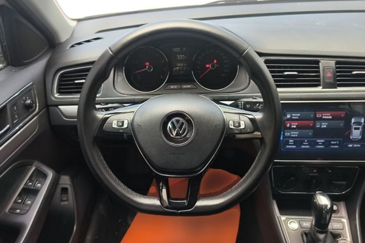 Used Volkswagen Lavida 2017 1.6L Automatic Comfort Edition Steering Wheel