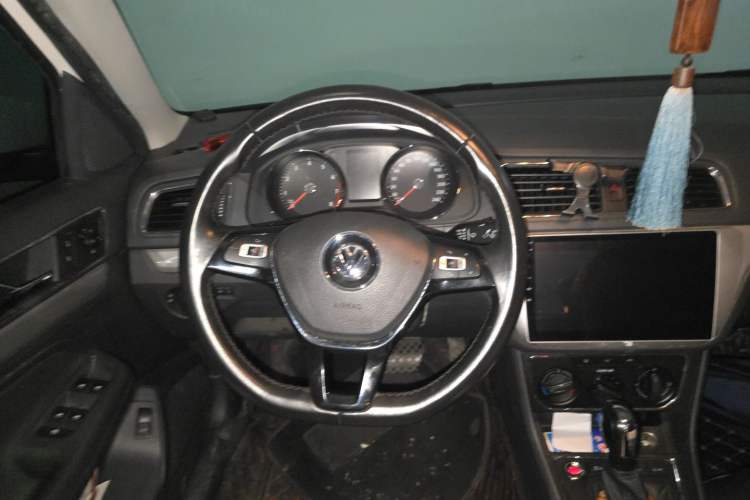 Used Volkswagen Lavida 2017 1.6L Automatic Comfort Edition Steering Wheel