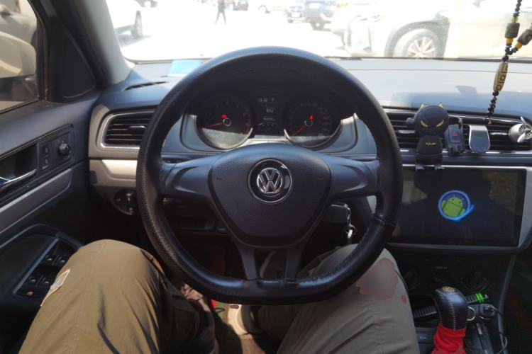 Used Volkswagen Lavida 2017 1.6L Automatic Fashion Edition Steering Wheel