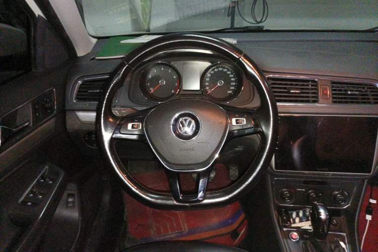 Used Volkswagen Lavida 2017 230TSI DSG Comfort Edition Steering Wheel
