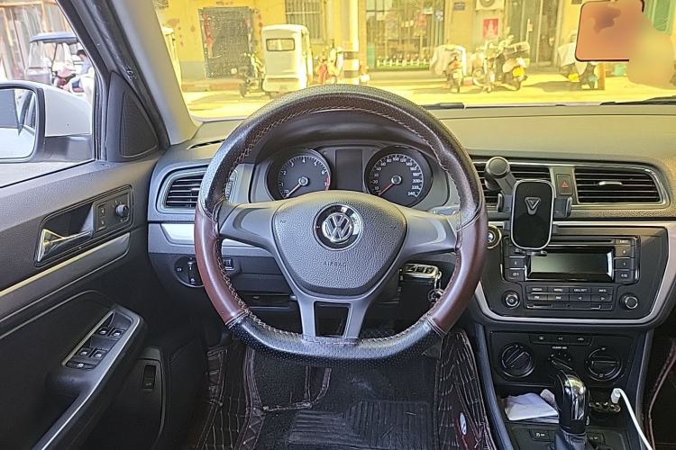 Used Volkswagen Lavida 2017 1.6L Automatic Fashion Edition Steering Wheel