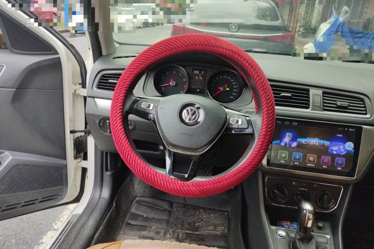 Used Volkswagen Lavida 2017 1.6L Automatic Comfort Edition Steering Wheel