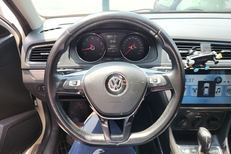 Used Volkswagen Lavida 2017 1.6L Automatic Comfort Edition Steering Wheel