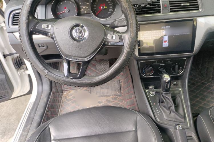 Used Volkswagen Lavida 2017 1.6L Automatic Comfort Edition Steering Wheel