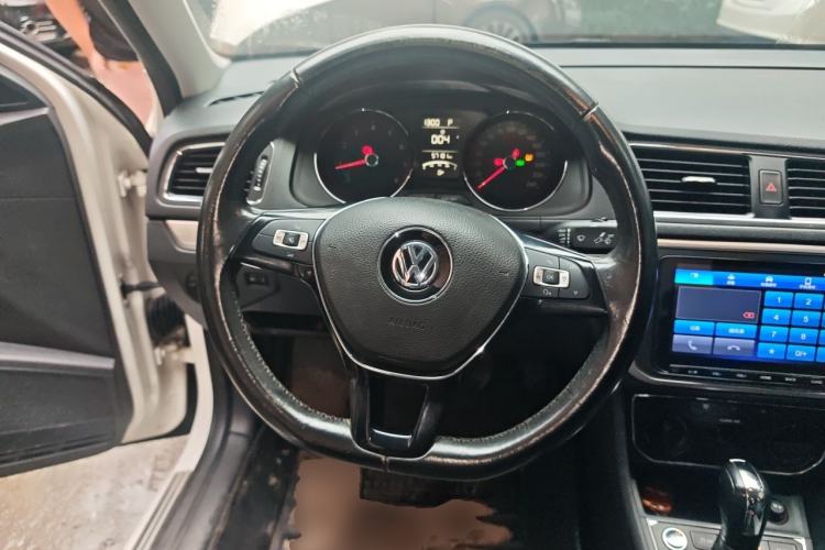 Used Volkswagen Lavida 2017 1.6L Automatic Comfort Edition Steering Wheel