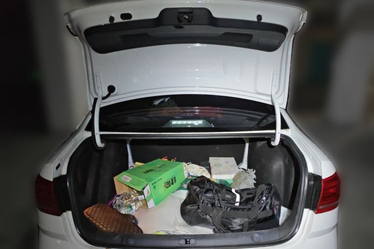 Used Volkswagen Lavida 2017 1.6L Automatic Fashion Edition Trunk