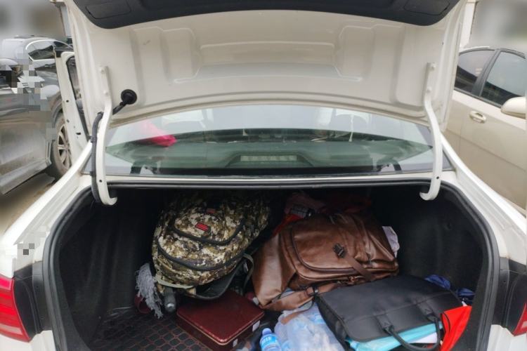 Used Volkswagen Lavida 2017 1.6L Automatic Fashion Edition Trunk