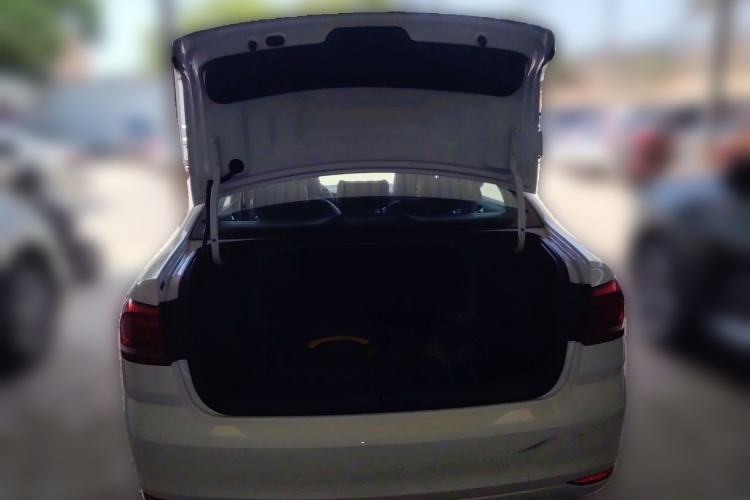 Used Volkswagen Lavida 2017 1.6L Automatic Fashion Edition Trunk