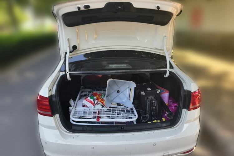 Used Volkswagen Lavida 2017 1.6L Automatic Fashion Edition Trunk