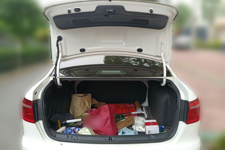 Used Volkswagen Lavida 2017 1.6L Automatic Fashion Edition Trunk