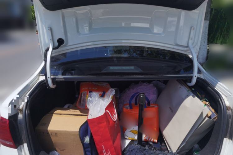 Used Volkswagen Lavida 2017 1.6L Automatic Fashion Edition Trunk