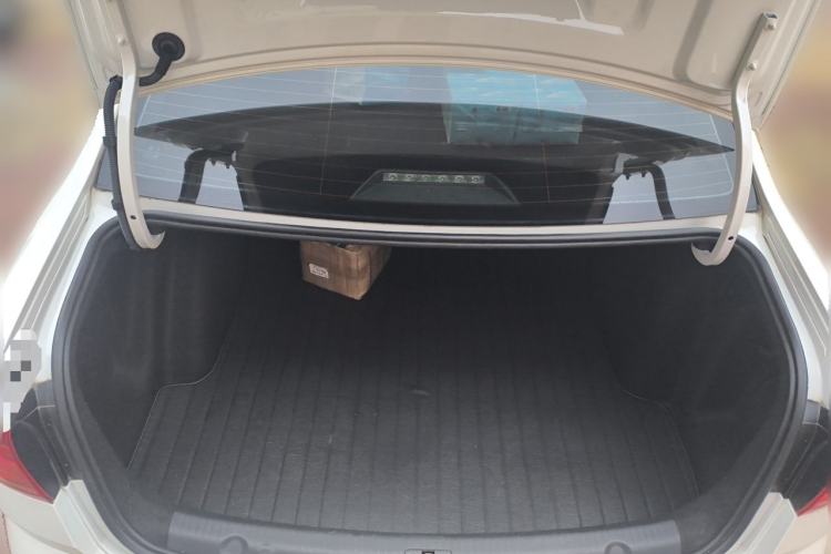 Used Volkswagen Lavida 2017 1.6L Automatic Comfort Edition Trunk