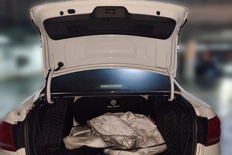 Used Volkswagen Lavida 2017 1.6L Automatic Fashion Edition Trunk