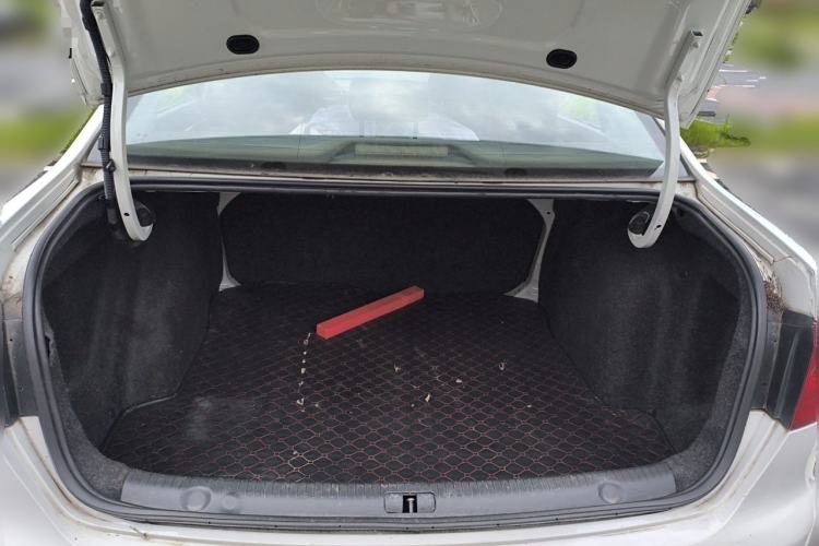 Used Volkswagen Lavida 2017 1.6L Automatic Fashion Edition Trunk