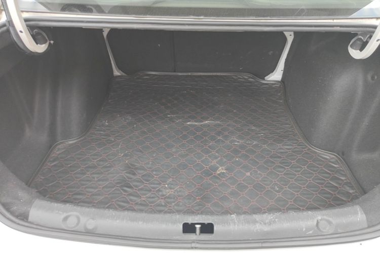 Used Volkswagen Lavida 2017 1.6L Automatic Comfort Edition Trunk
