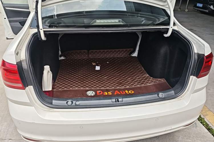Used Volkswagen Lavida 2017 230TSI DSG Comfort Edition Trunk