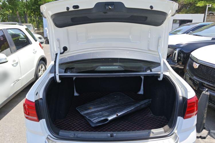 Used Volkswagen Lavida 2017 1.6L Automatic Comfort Edition Trunk