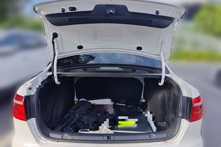 Used Volkswagen Lavida 2017 1.6L Automatic Fashion Edition Trunk