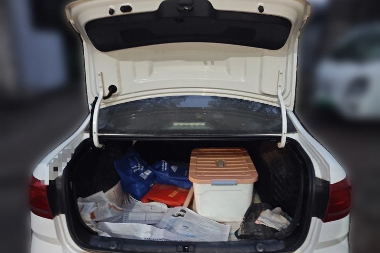 Used Volkswagen Lavida 2017 1.6L Automatic Fashion Edition Trunk