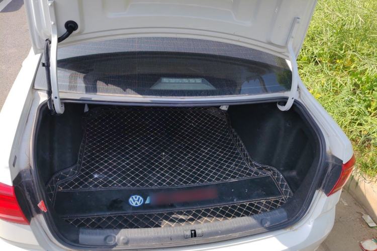 Used Volkswagen Lavida 2017 1.6L Automatic Comfort Edition Trunk