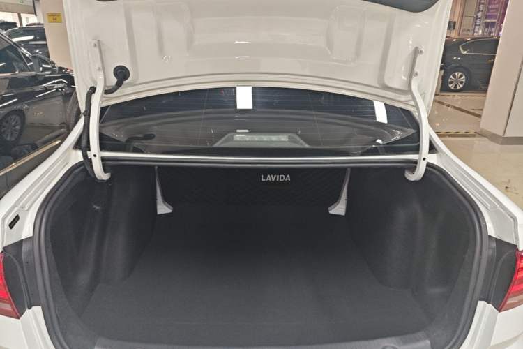 Used Volkswagen Lavida 2017 230TSI DSG Comfort Edition Trunk