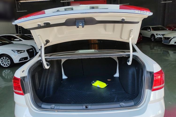 Used Volkswagen Lavida 2017 230TSI DSG Comfort Edition Trunk