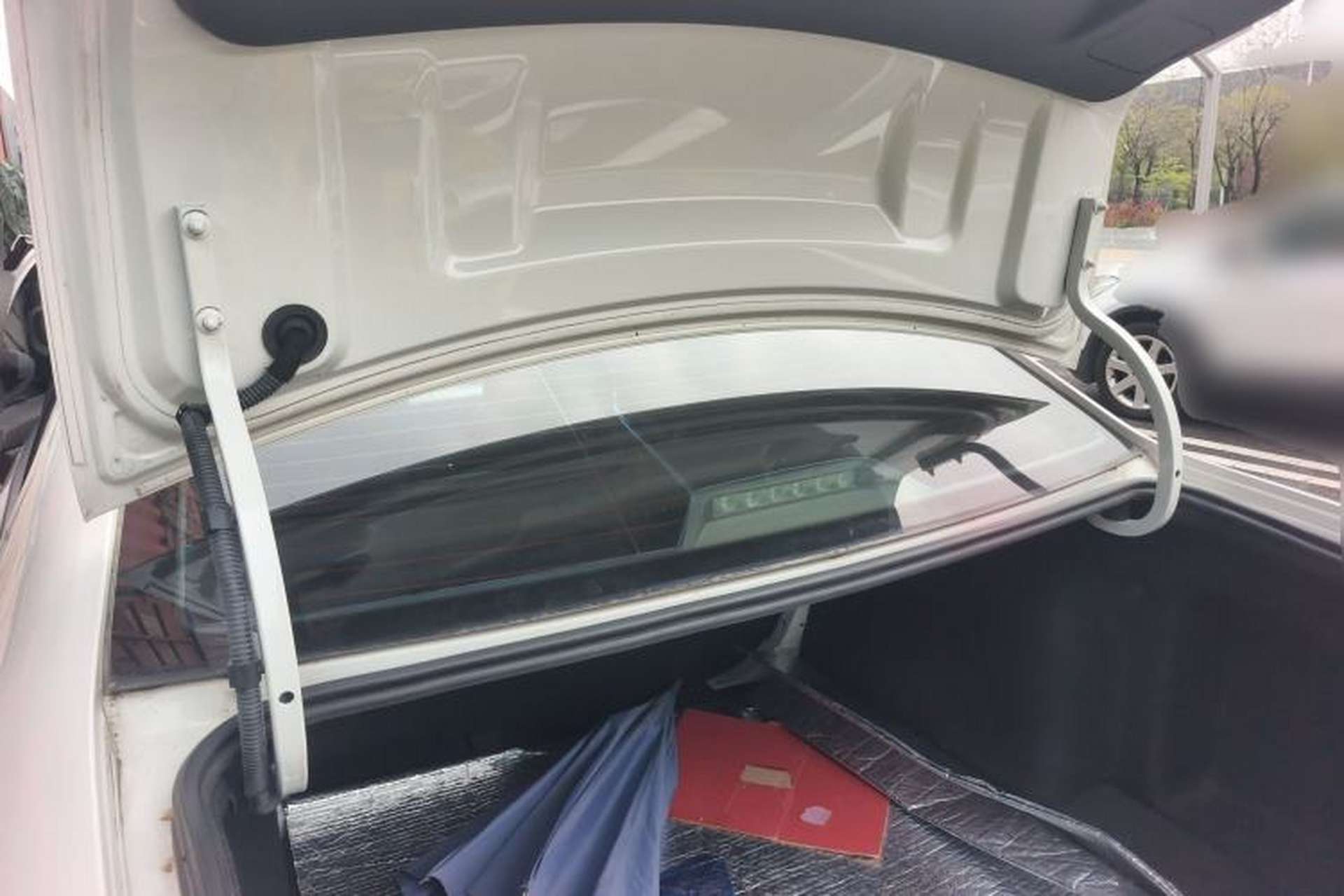 Used Volkswagen Lavida 2017 1.6L Automatic Fashion Edition Trunk