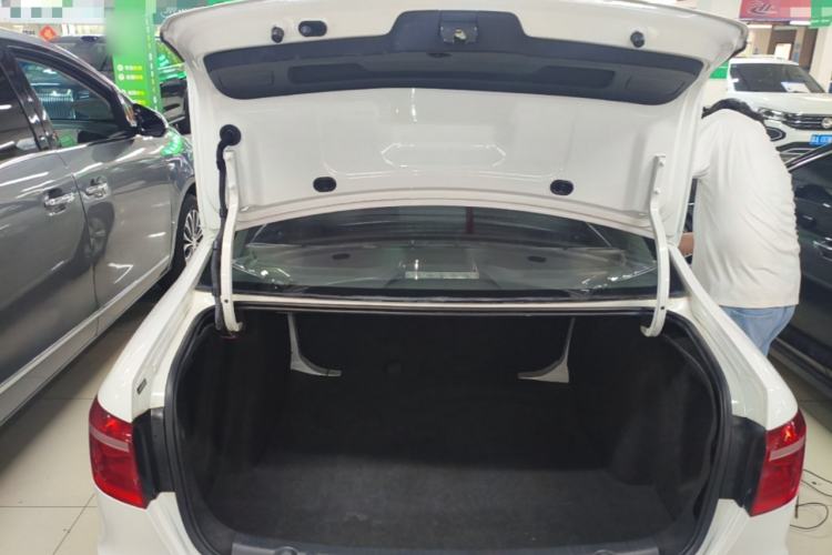 Used Volkswagen Lavida 2017 1.6L Automatic Comfort Edition Trunk
