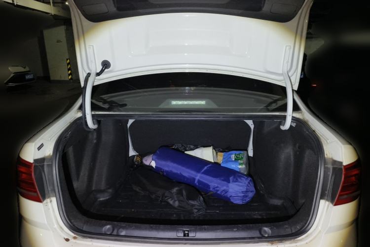 Used Volkswagen Lavida 2017 1.6L Automatic Fashion Edition Trunk