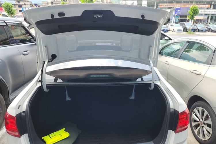 Used Volkswagen Lavida 2017 1.6L Automatic Comfort Edition Trunk