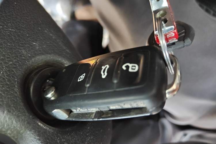 Used Volkswagen Lavida 2017 1.6L Automatic Fashion Edition Vehicle Key