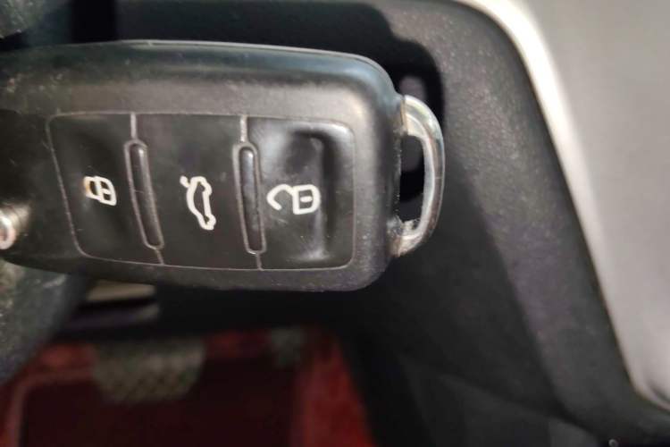 Used Volkswagen Lavida 2017 1.6L Automatic Fashion Edition Vehicle Key